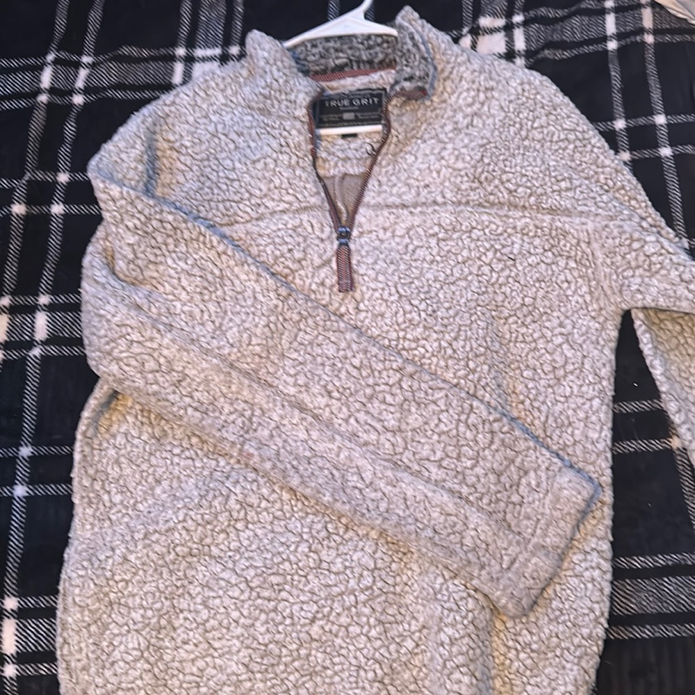 true grit sherpa jacket lightly worn, very warm and comfortable